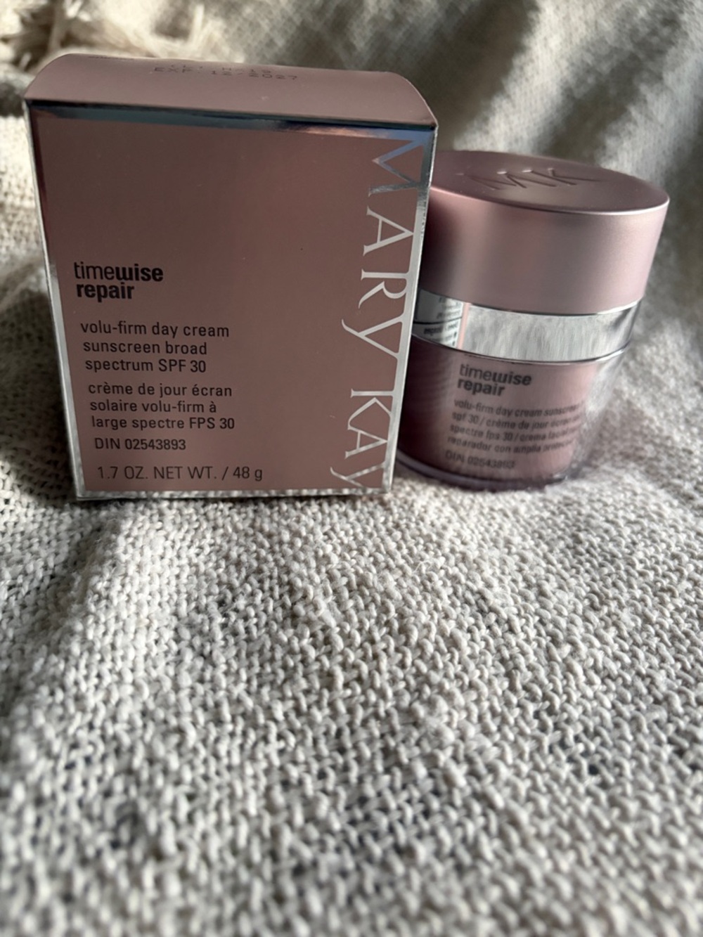Mary Kay Timewise Repair Volu-Firm Day Cream - Rose Pink Jar and Box